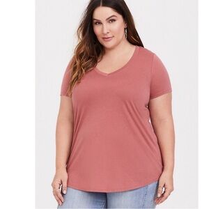 NWT Torrid Girlfriend Signature V Neck T Shirt